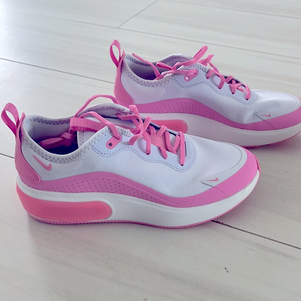 Brand New!!!! Nike, Air Max, woman sneaker